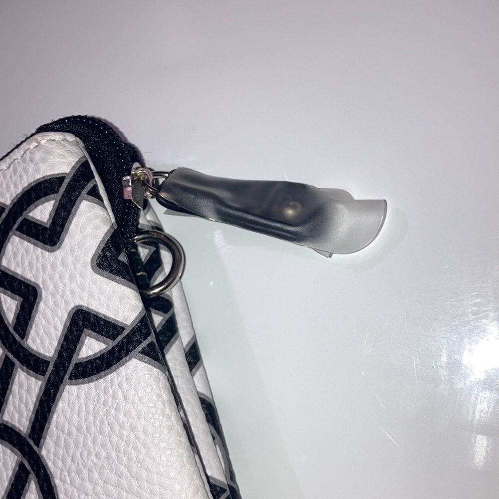 Stone & Co. Crossbody Purse - Picture 5 of 13